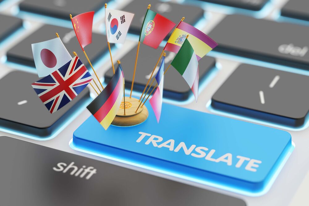 bouton de traduction avec des drapeaux sur un clavier